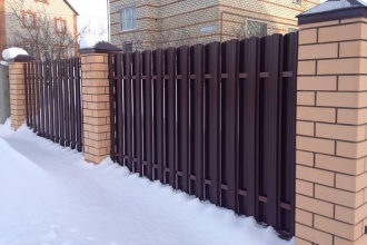 Забор из евроштакетника в шахматном порядке 30 метров фото в Московском
