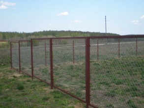 Забор из сетки рабицы в натяг секционный 12 метров фото в Московском